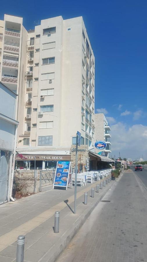 Stelia'S Seagate Studio Apt. Larnaca Eksteriør billede