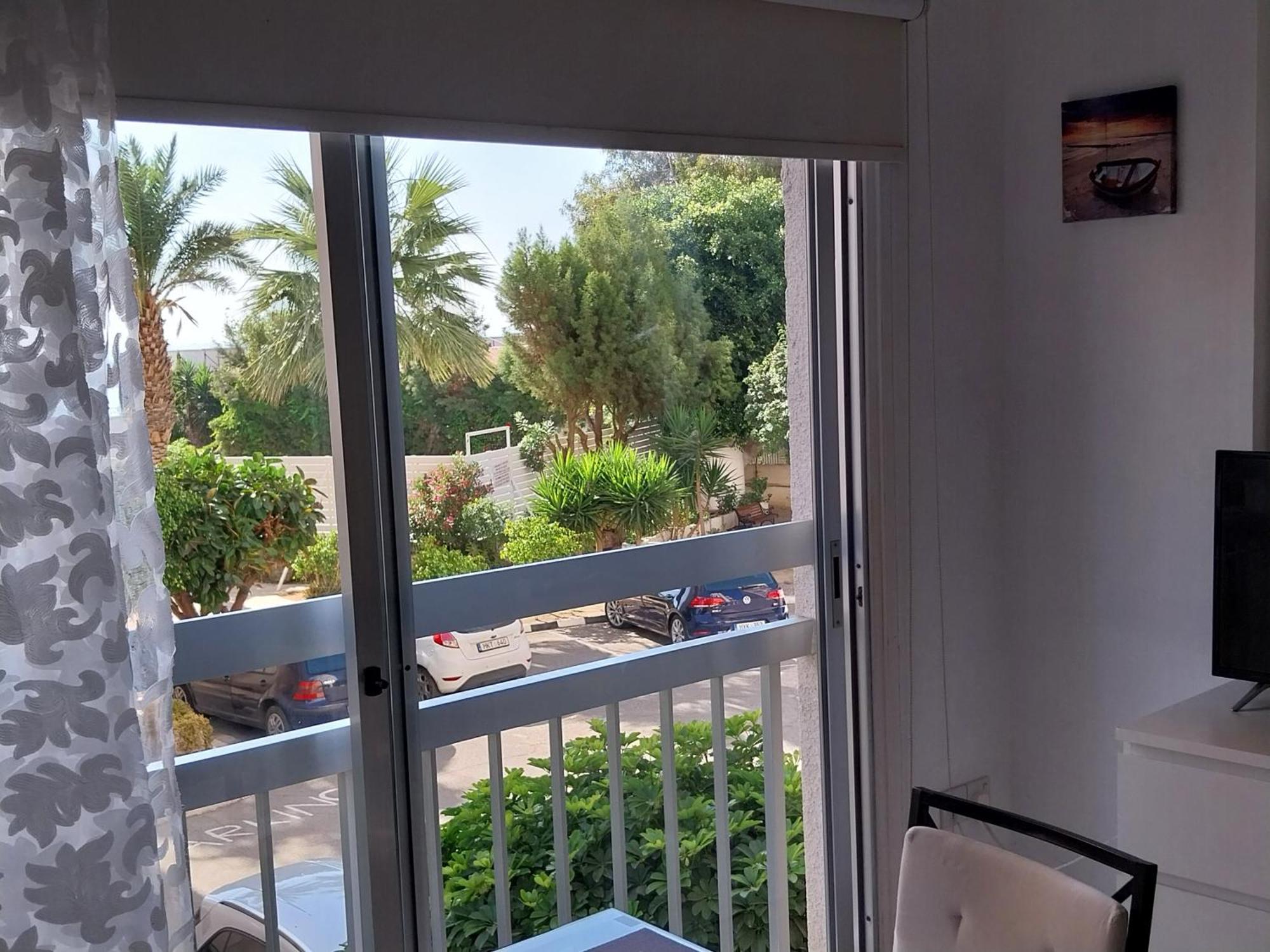 Stelia'S Seagate Studio Apt. Larnaca Eksteriør billede